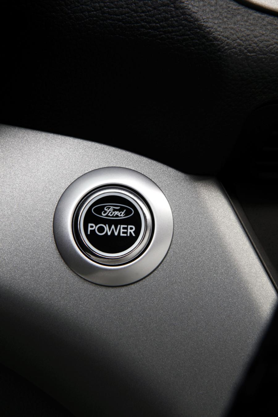  Ford C-Max 2011 года  (US) (фото 12 из 64)